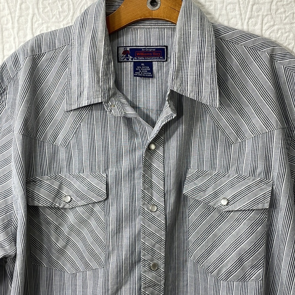 Williams Bay full snap western style shirt, short sleeves, gray/white stripes